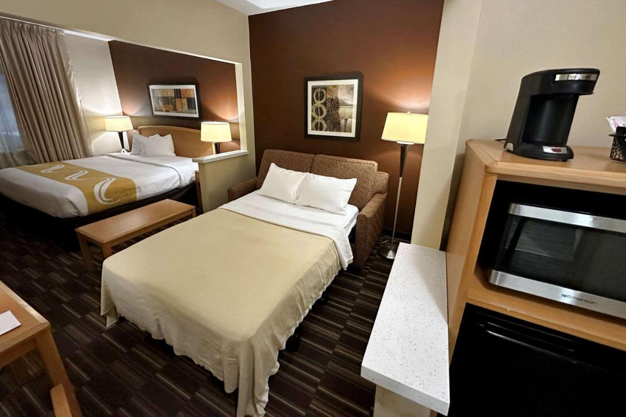 Quality Suites Near West Acres Fargo Zewnętrze zdjęcie