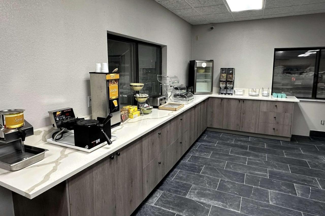 Quality Suites Near West Acres Fargo Zewnętrze zdjęcie