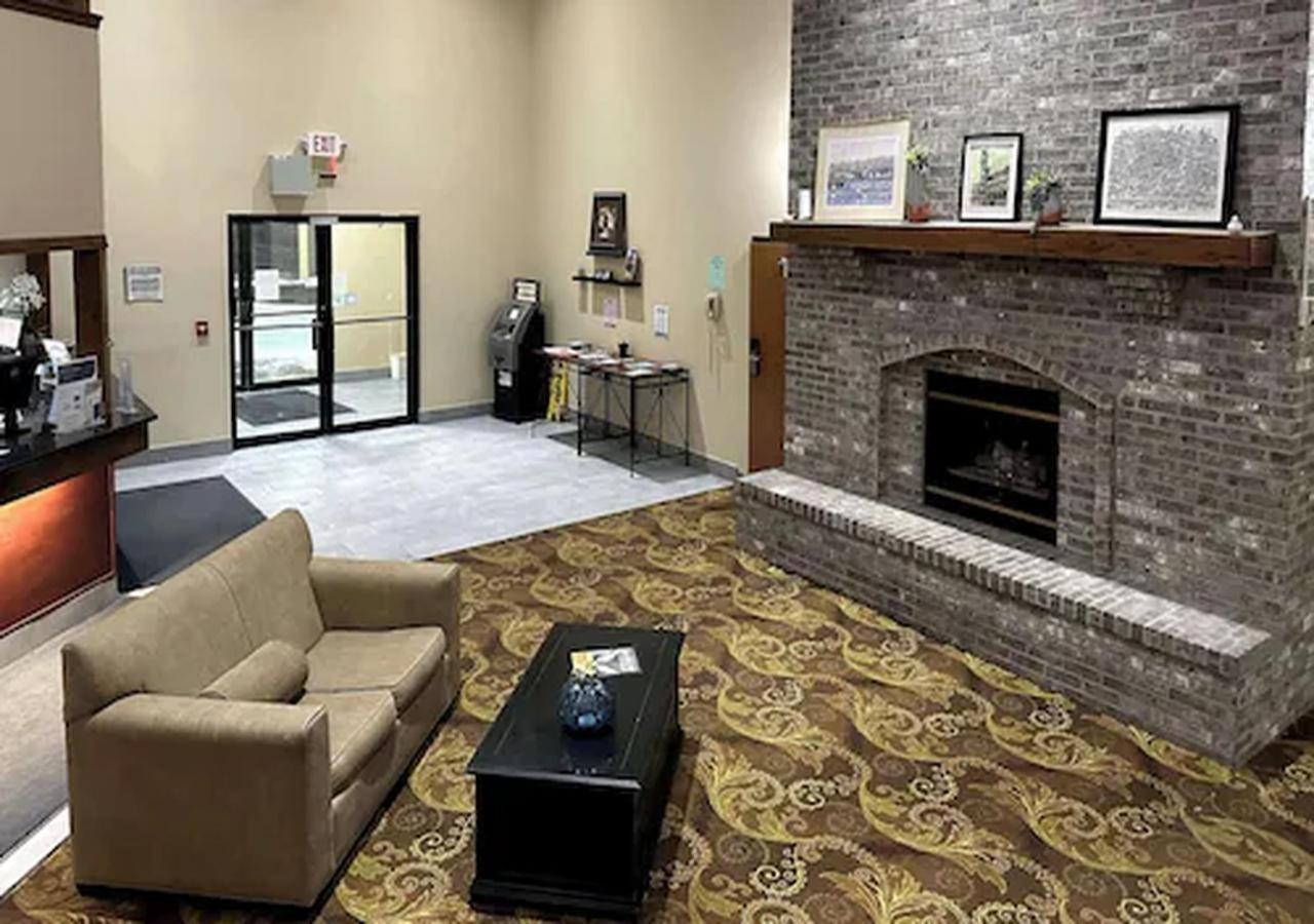 Quality Suites Near West Acres Fargo Zewnętrze zdjęcie