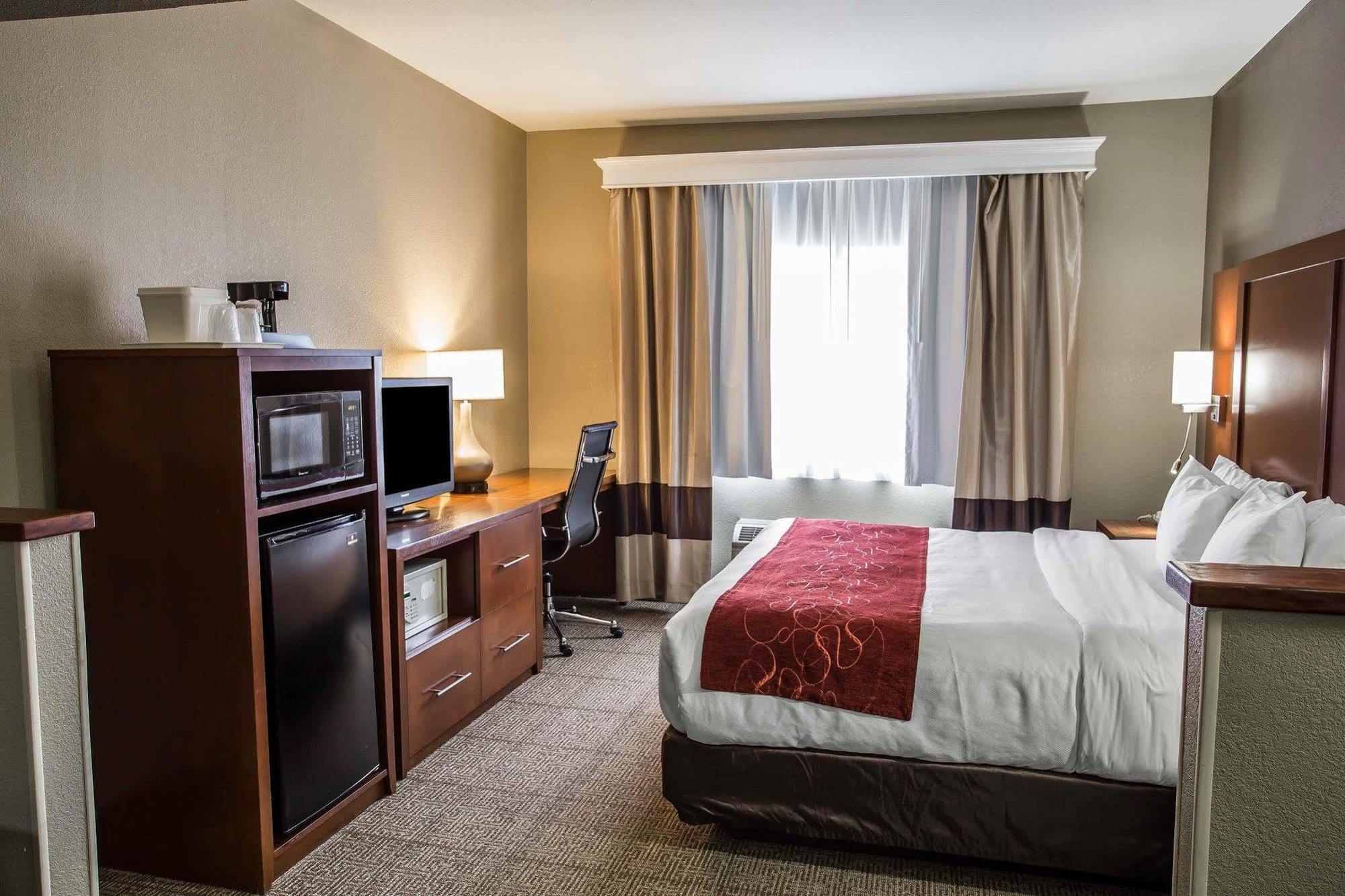 Quality Suites Near West Acres Fargo Zewnętrze zdjęcie