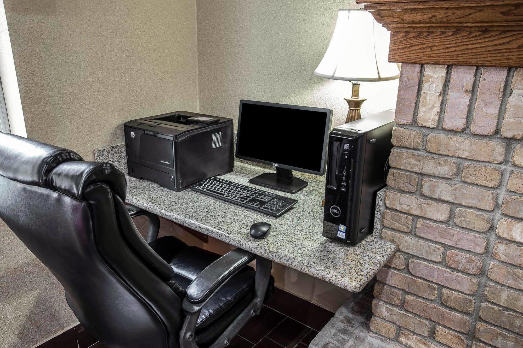 Quality Suites Near West Acres Fargo Zewnętrze zdjęcie